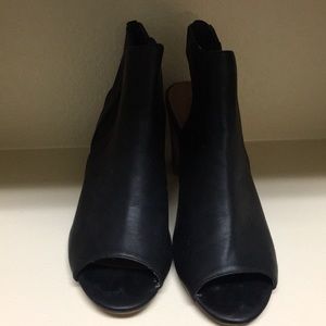 Black Twisted Booties. Super cute